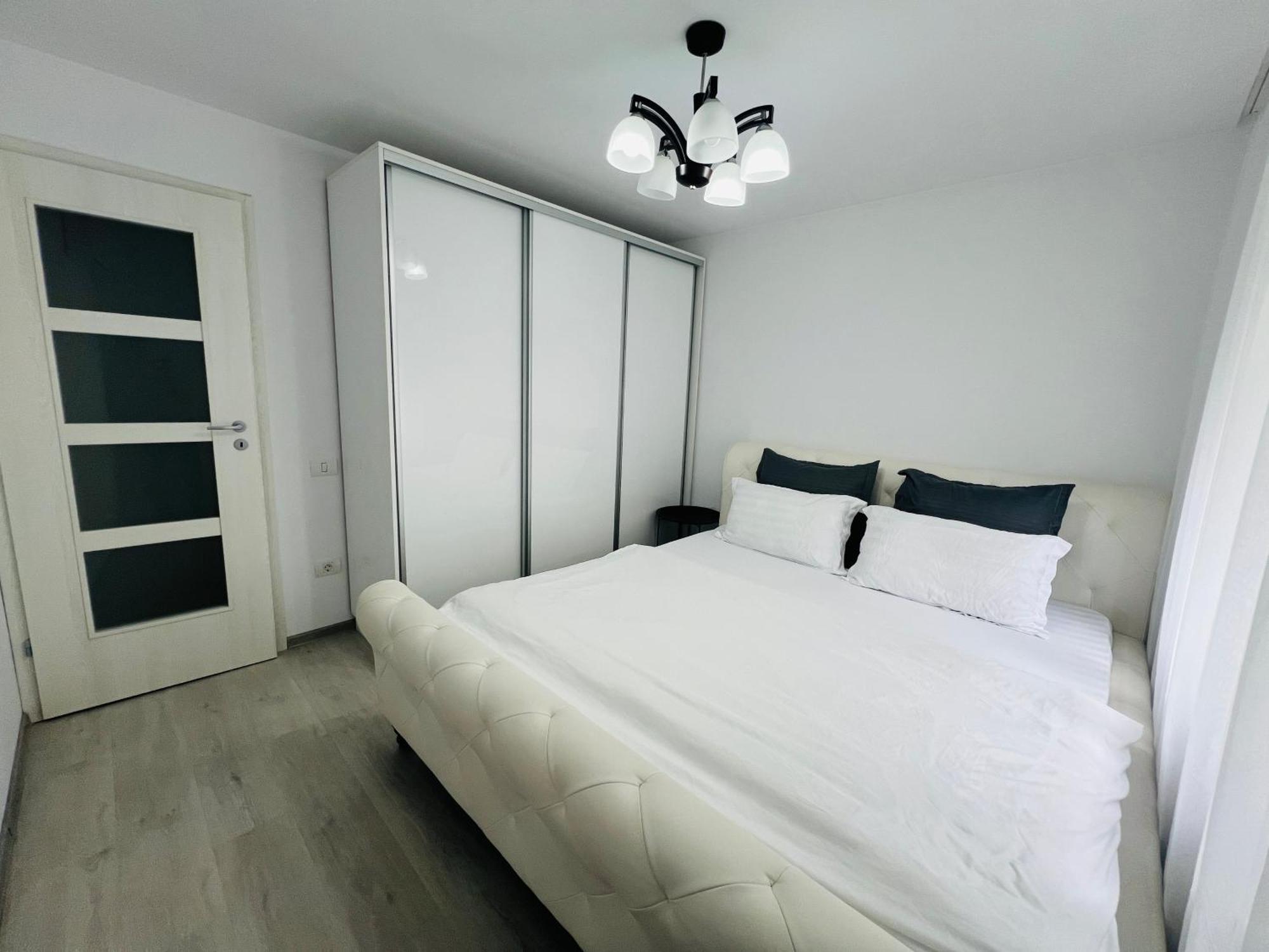 The White Pearl Apartment Oradea Dış mekan fotoğraf
